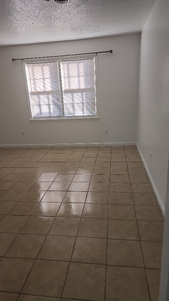 Building Photo - 211 Dillard St