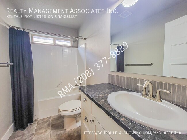 Building Photo - 2663 W Malad St