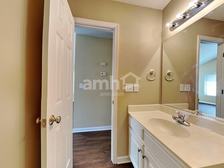 Building Photo - 433 Stoney Run Dr