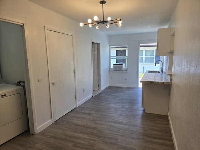 Building Photo - 1624 Coral Way