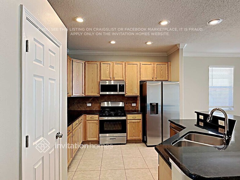 Building Photo - 20422 Falling Rock Dr