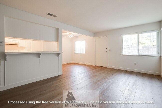 Building Photo - Welcome to this charming two-story home located in the vibrant Huntington Beach