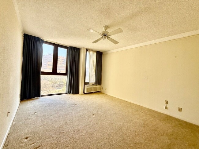 Building Photo - 7701 Wurzbach Rd