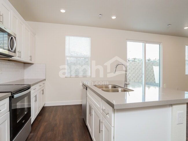 Building Photo - 6517 Enlightenment Dr