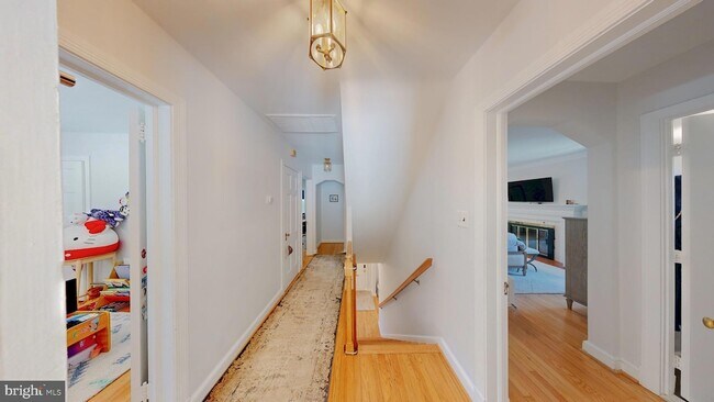 Building Photo - 8403 Bradmoor Dr