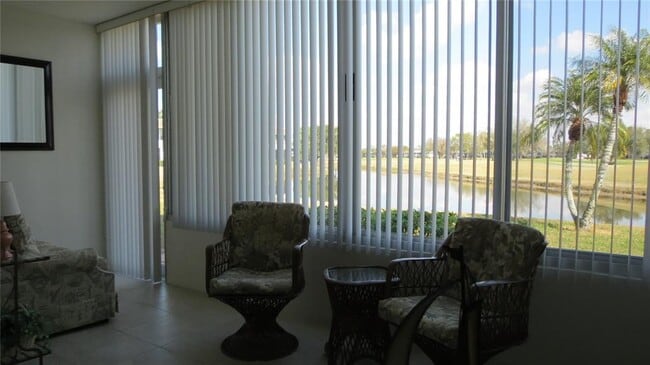 Building Photo - 7193 W Country Club Dr N