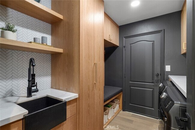 Building Photo - 12380 Marlow Ave