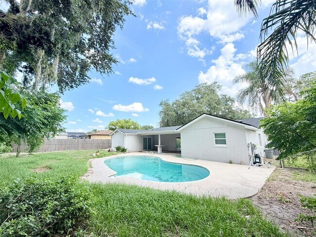 Building Photo - 1543 Heather Way