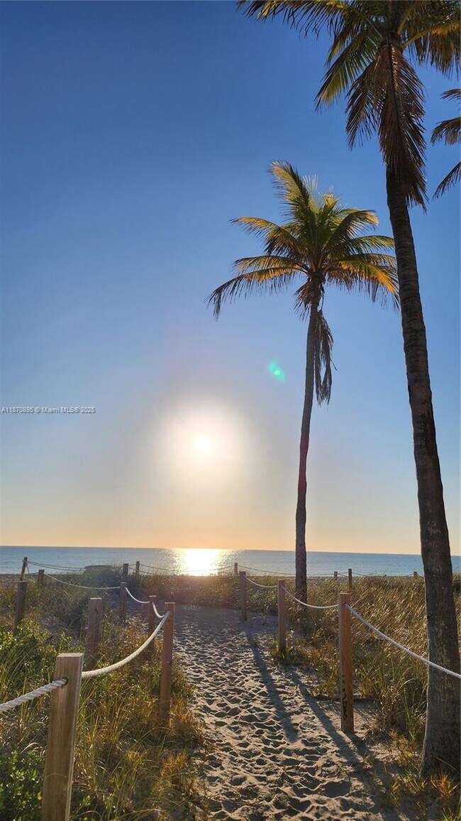 Building Photo - 505 S Ocean Dr