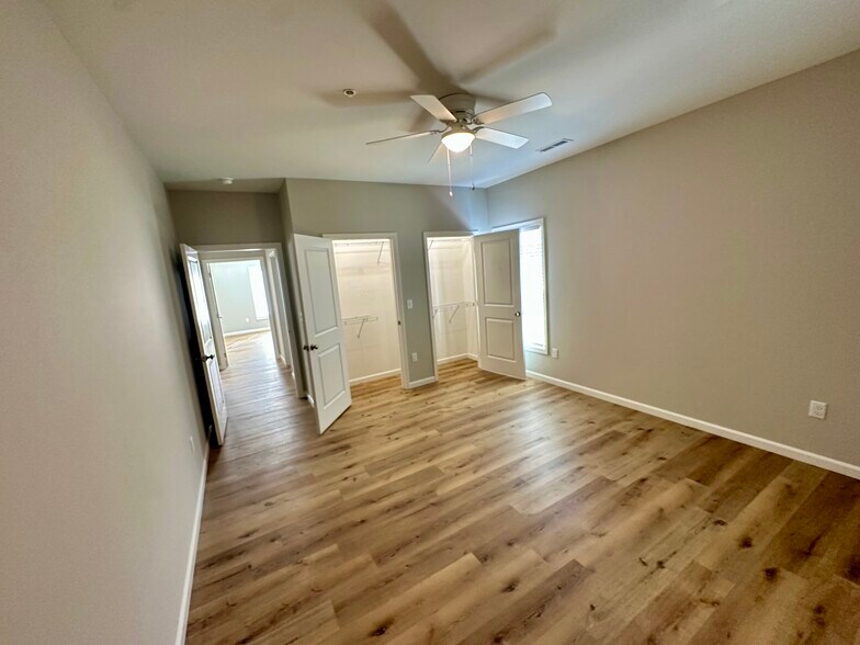 Building Photo - 210 Kinniard Rd