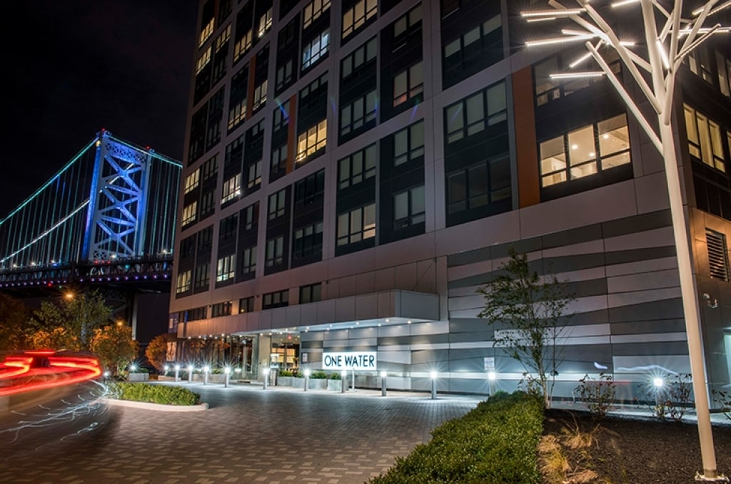 Building Photo - 250 N Christopher Columbus Blvd