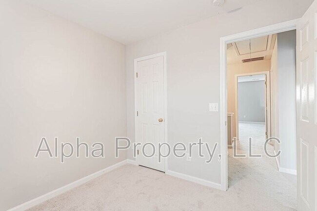 Building Photo - 5 Spring Crossing Cir