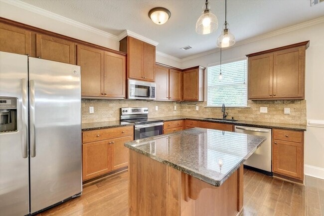 Building Photo - 127 Radcliff Dr