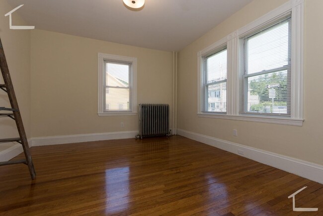 Building Photo - GORGEOUS RECENT RENO IN BRIGHTON CENTER