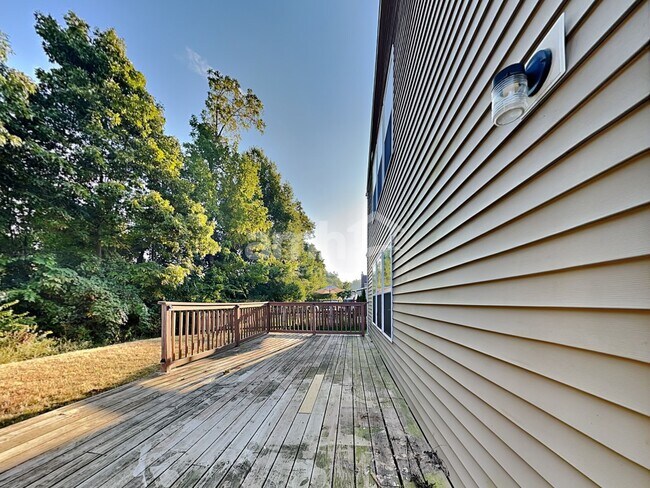Building Photo - 1212 N Aberdeen Dr