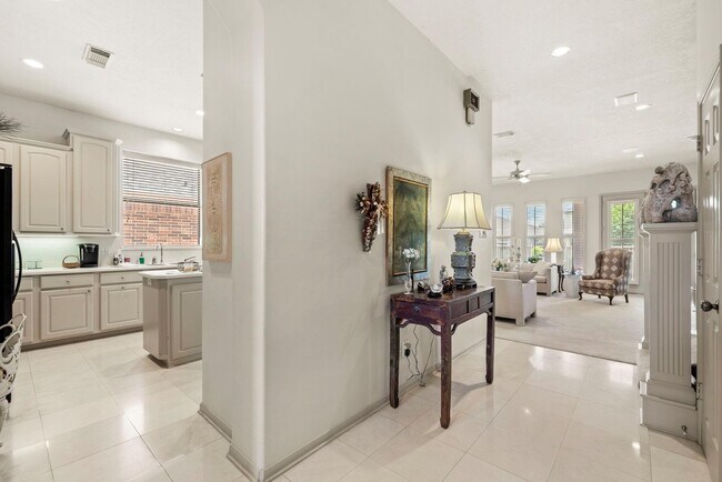Building Photo - 4513 Country Club View