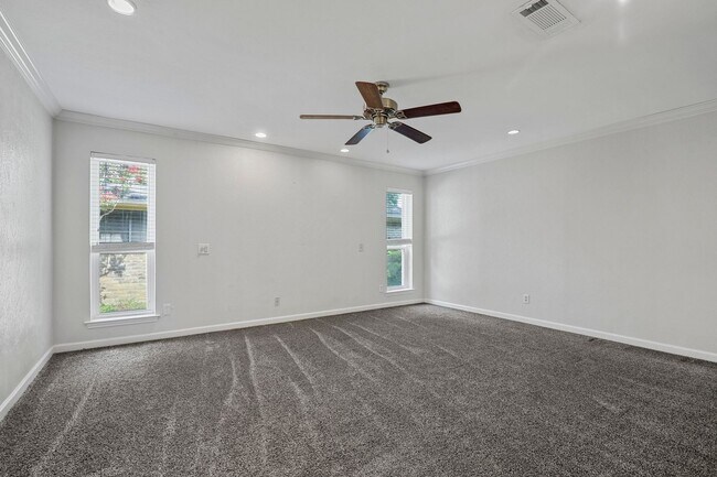 Building Photo - Amazing Layout Garland RISD