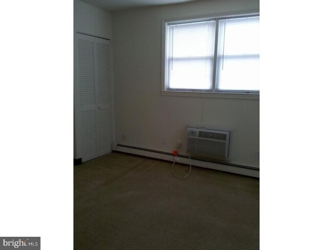 Building Photo - 7807 Hasbrook Ave