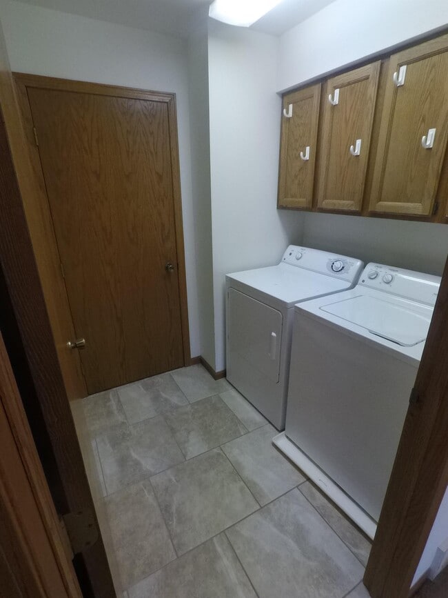 Building Photo - 1209 W Wausau Ave