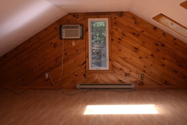 Building Photo - 11 Hilltop Ln