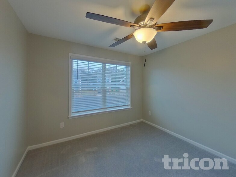 Building Photo - 120 Dunnsmore Dr