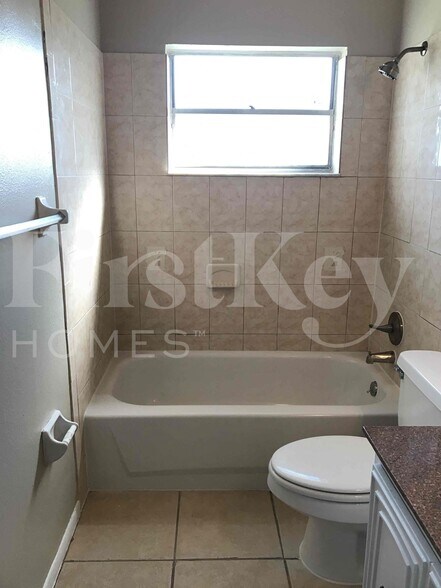 Building Photo - 660 Flagler Dr