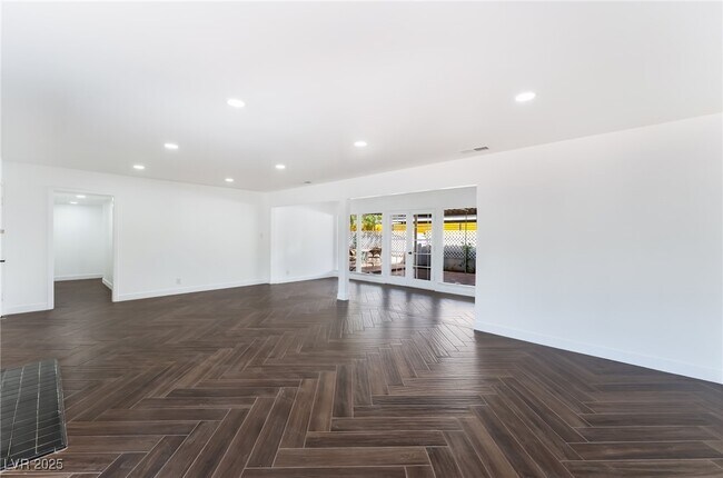 Building Photo - 569 Canosa Ave