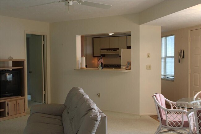 Building Photo - 3212 SE Aster Ln