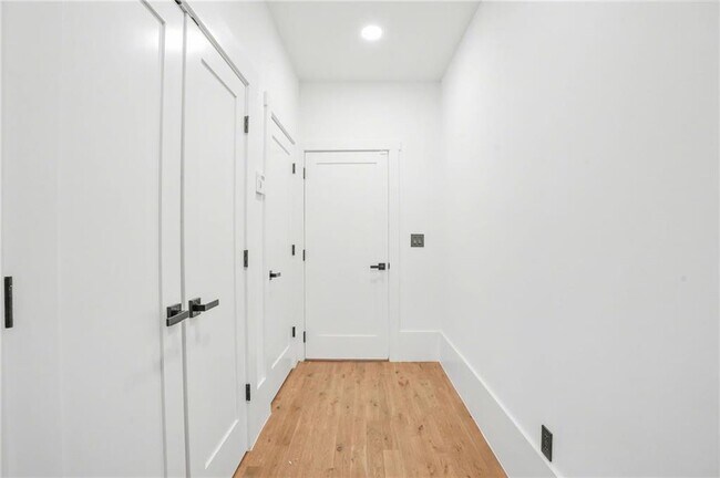 Building Photo - 507 Karen Ln