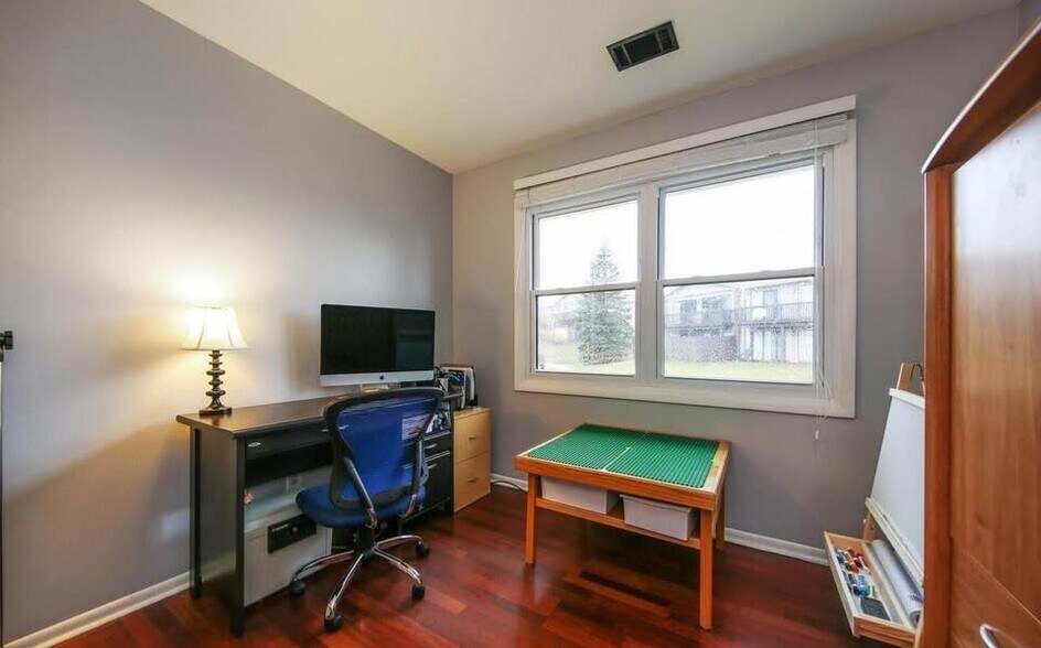 Building Photo - 1335 Gifford Ct