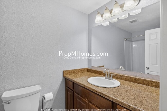 Building Photo - Three Bedroom Escape in Oregon City!