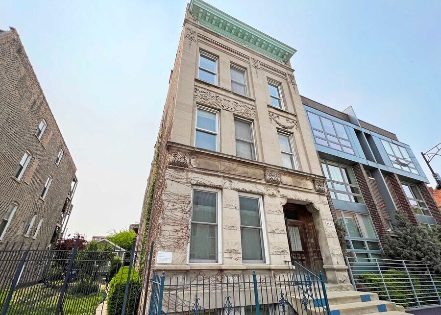 Building Photo - 952 N Noble St