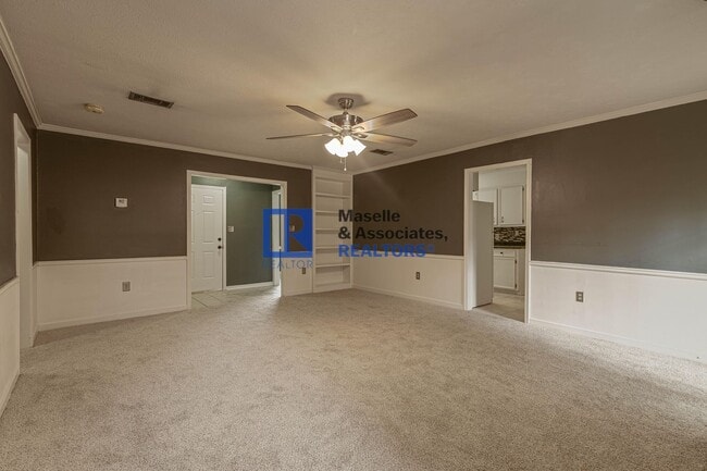 Building Photo - 5 Bedroom/2 Bath Home in Bellegrove Subdiv...