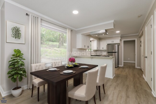 Building Photo - Recently renovated and highly desirable 4 bedroom / 2.5 bath home with 2,028 sq ft of space!