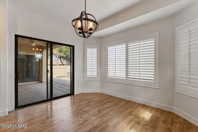 Building Photo - Spacious 3BR House in Sahuarita with Pool!