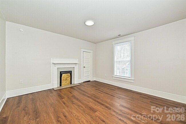 Building Photo - 1208 S Salisbury Ave