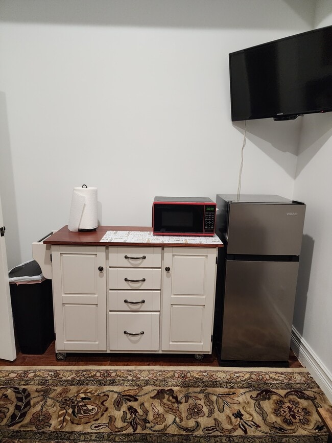 Building Photo - 123 Steeplechase Dr