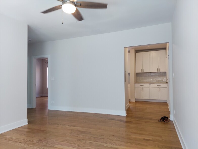 Building Photo - 3925 N Keeler Ave