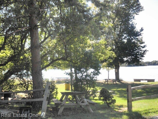 Building Photo - 2917 Rockford