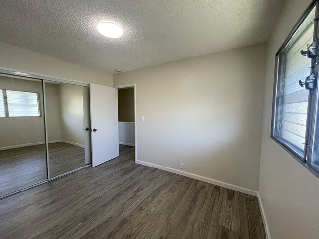 Building Photo - 861 Ala Lilikoi St