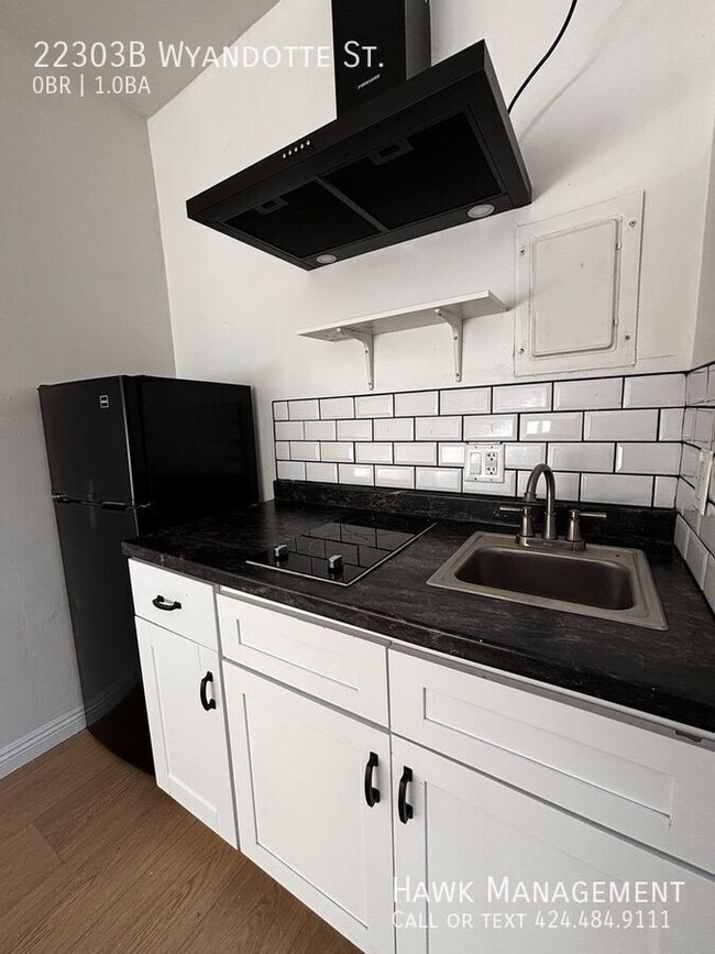 Building Photo - 22303 Wyandotte St