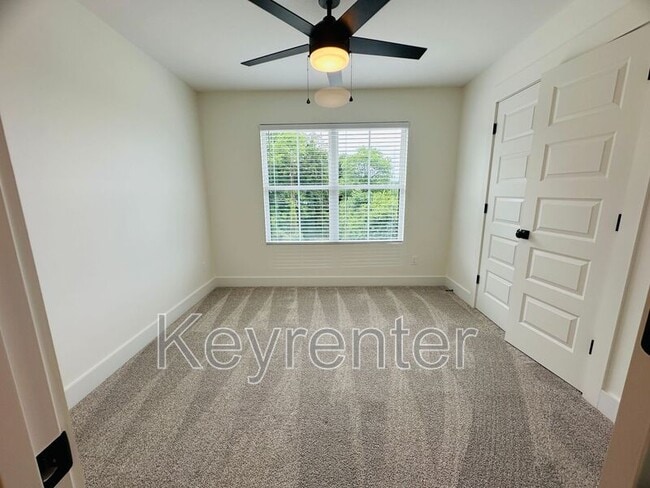 Building Photo - 1406 Lantana Ln NW