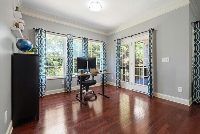 Building Photo - 3888 Fairhill Point