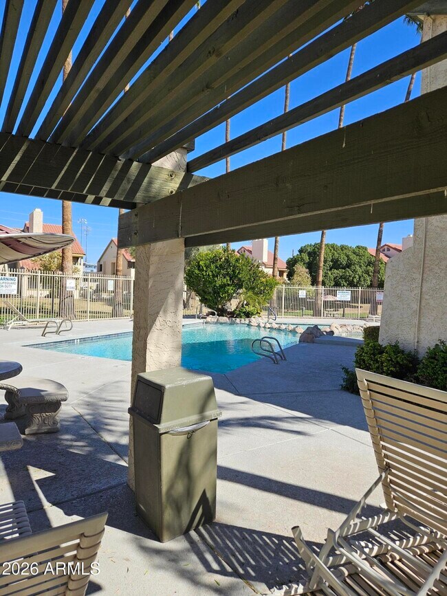 Building Photo - 30 E Brown Rd