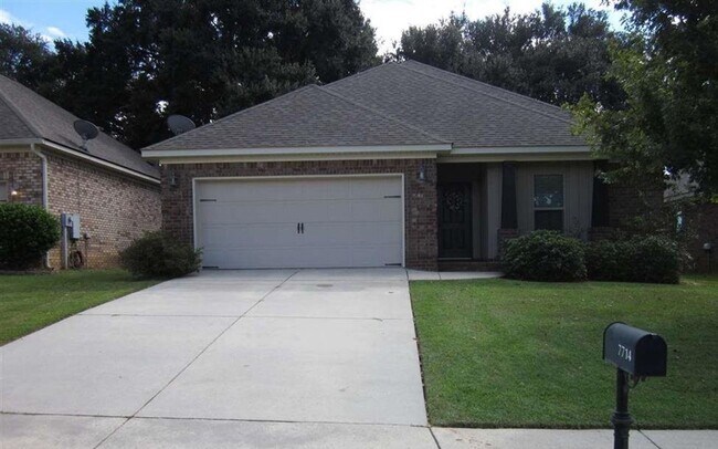 Primary Photo - BEAUTIFUL HOME IN DAPHNE!