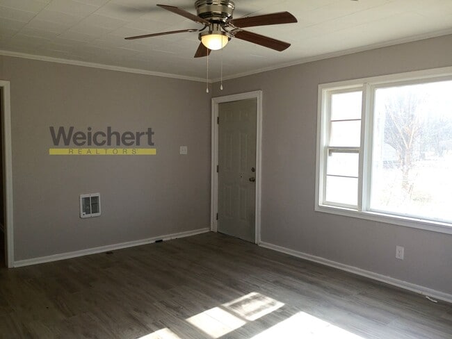 Building Photo - 2bed/1bath house for rent