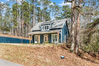 Building Photo - 201 Sunny Hill Dr