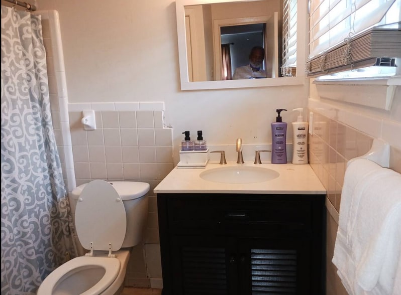 Building Photo - 4105 Azalea Dr