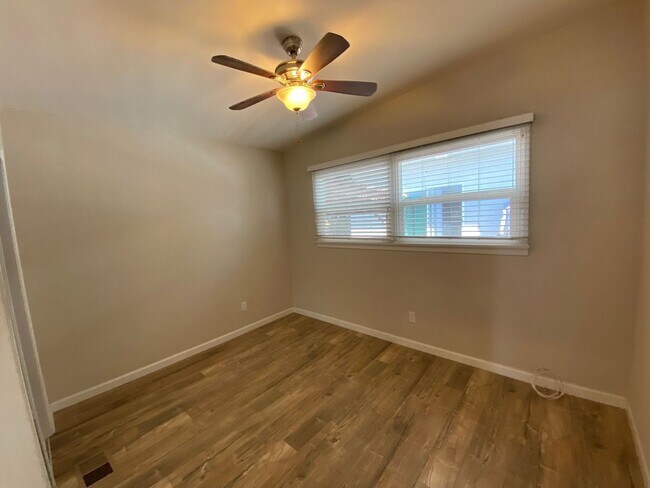 Building Photo - Newly Renovated on Montezuma!