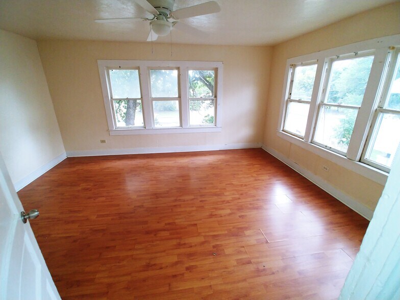 Bedroom - 1000 samuels ave